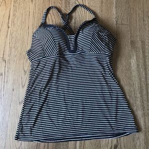 Stunning black and white tankini top EUC